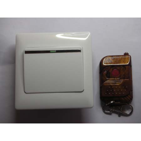 Ƶ�ʣ�315MHz ���룺2262 2260 ң�ؾ��룺80��150�� �񵴵��裺1.5M